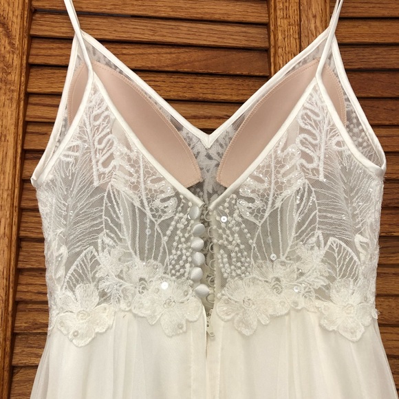 BHLDN Cairo Wedding Dress - Picture 15 of 16